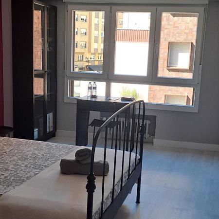 Апартаменты Habitacion Centro Bano Privado Piso Compartido Овьедо Экстерьер фото